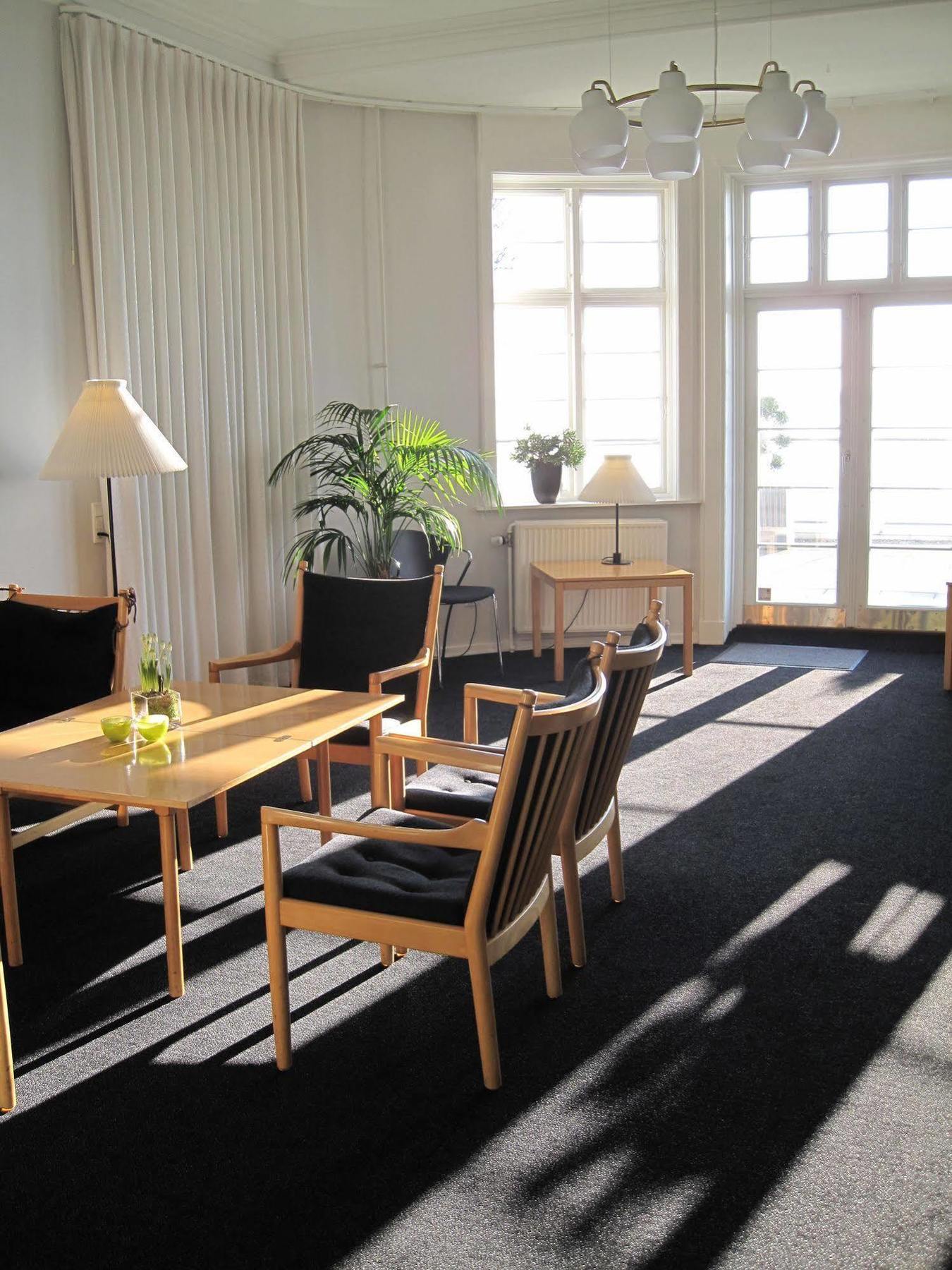 Sixtus Sinatur Hotel & Konference ミゼルファート エクステリア 写真