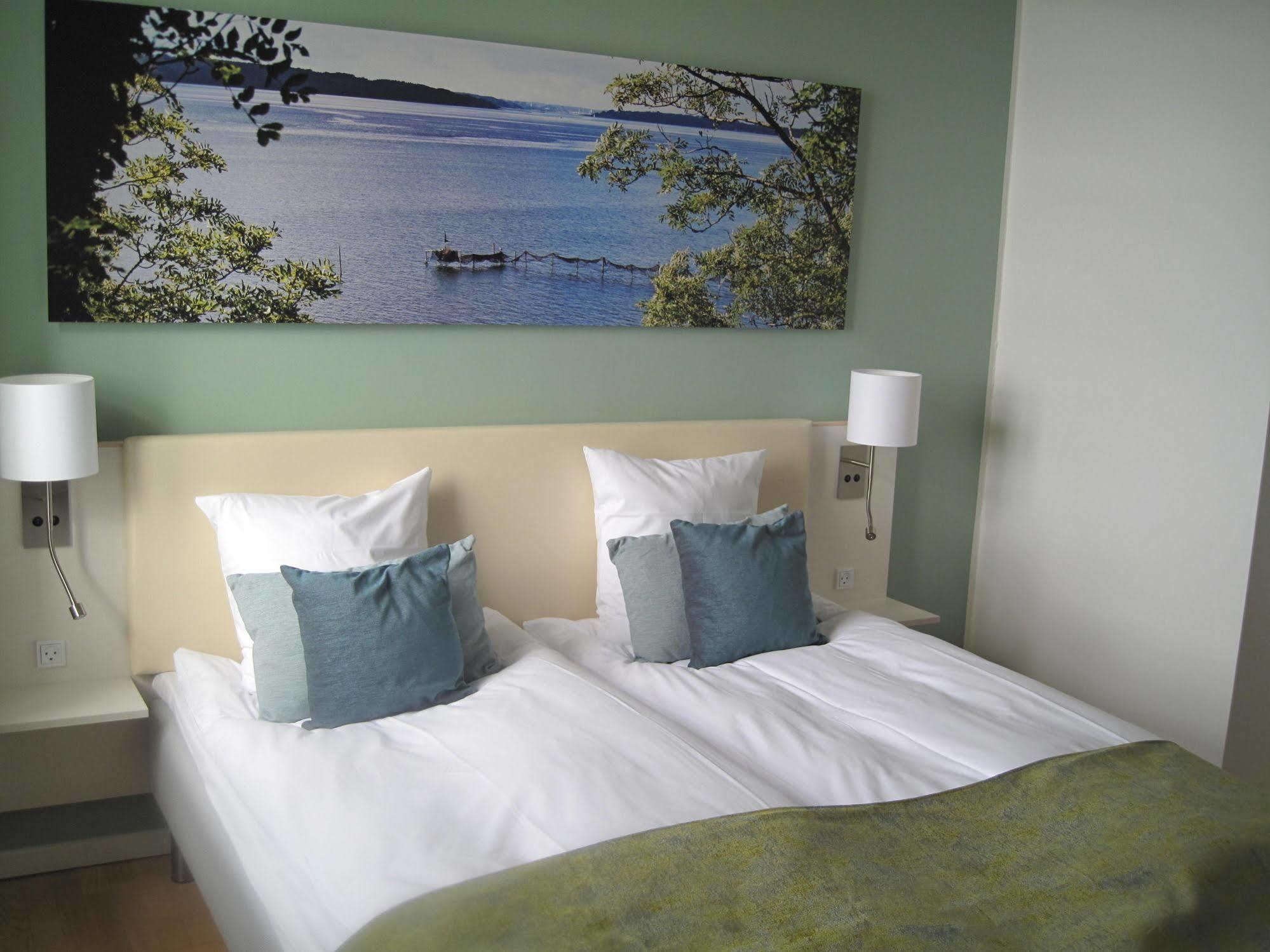Sixtus Sinatur Hotel & Konference ミゼルファート エクステリア 写真