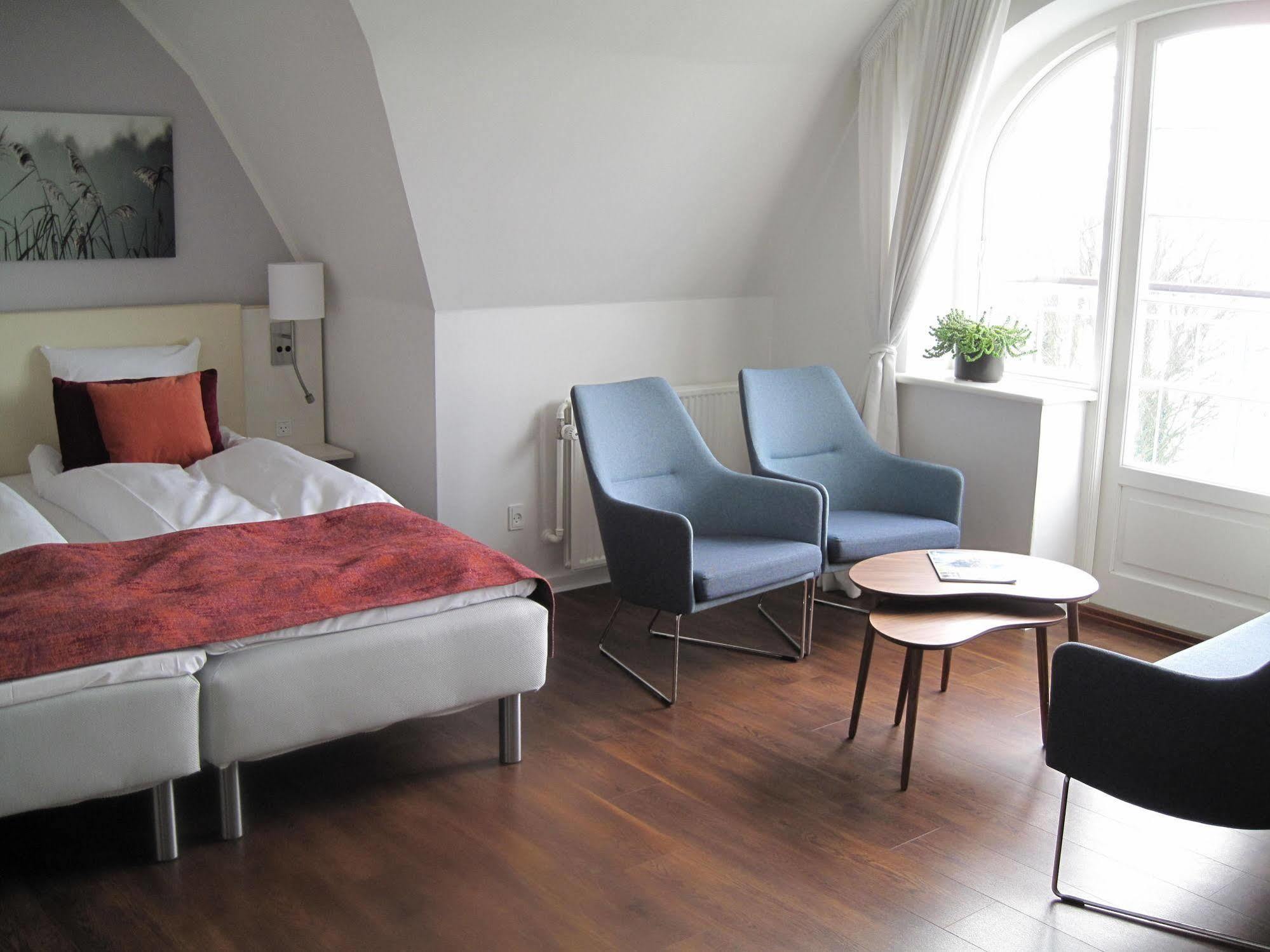 Sixtus Sinatur Hotel & Konference ミゼルファート エクステリア 写真